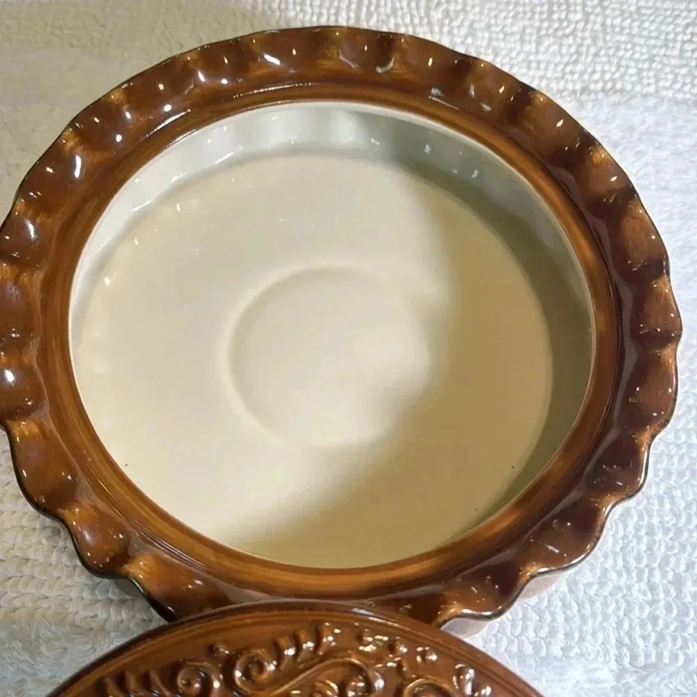 celebrating home stoneware collection BRN oven/microwave/dishwasher safe 10” Lid